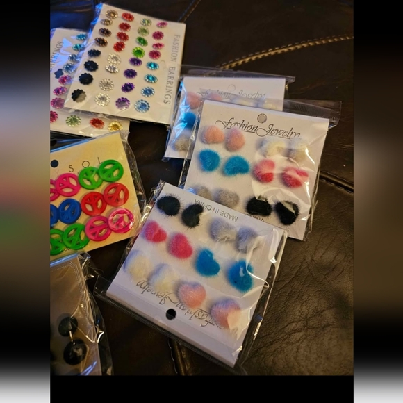 Earrings..NEW approx 109 pairs - Picture 4 of 6